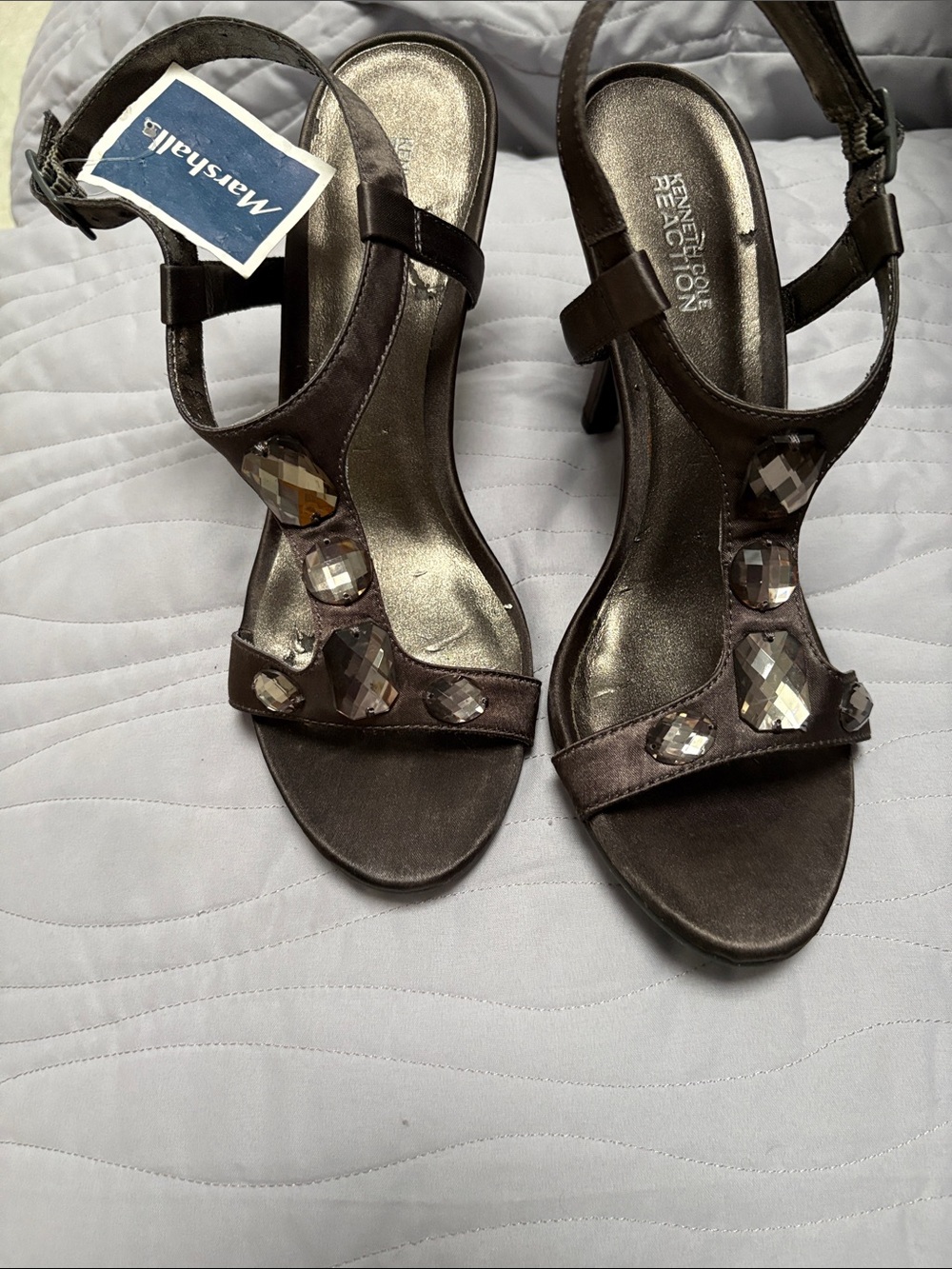Kenneth Cole Reaction dark brown jeweled T-strap heeled sandals